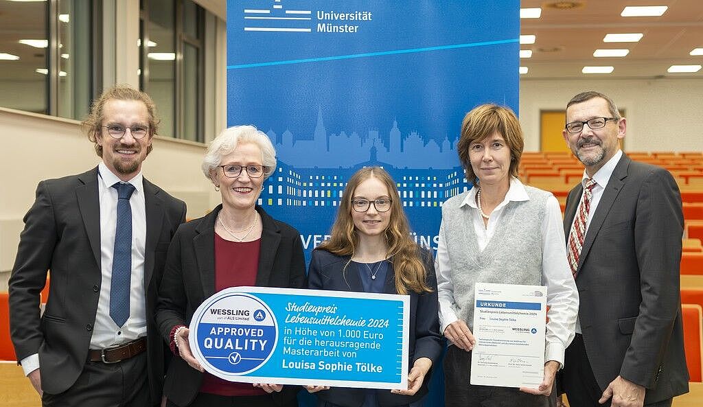 WESSLING, part of ALS Limited, überreicht den Studienpreis Lebensmittelchemie 2024 an Louisa Sophie Tölke für die beste Masterarbeit. 