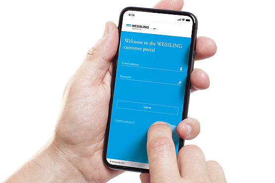 WESSLING customer portal: login on smartphone 