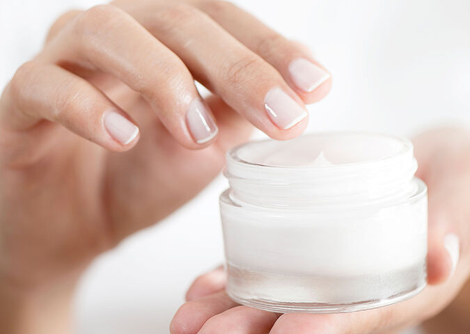 Official cross check or duplicate samples must also be taken and handed to the manufacturer when sampling creams. 