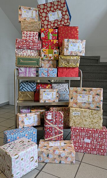 77 Geschenke für die Aktion Kleiner Prinz, Spenden, Kinderheim